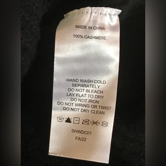 Quince Mongolian Cashmere Oversized Boyfriend Cardigan Sweater in Black  Various - Picture 5 of 8